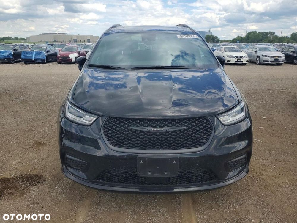 Chrysler Pacifica - 2