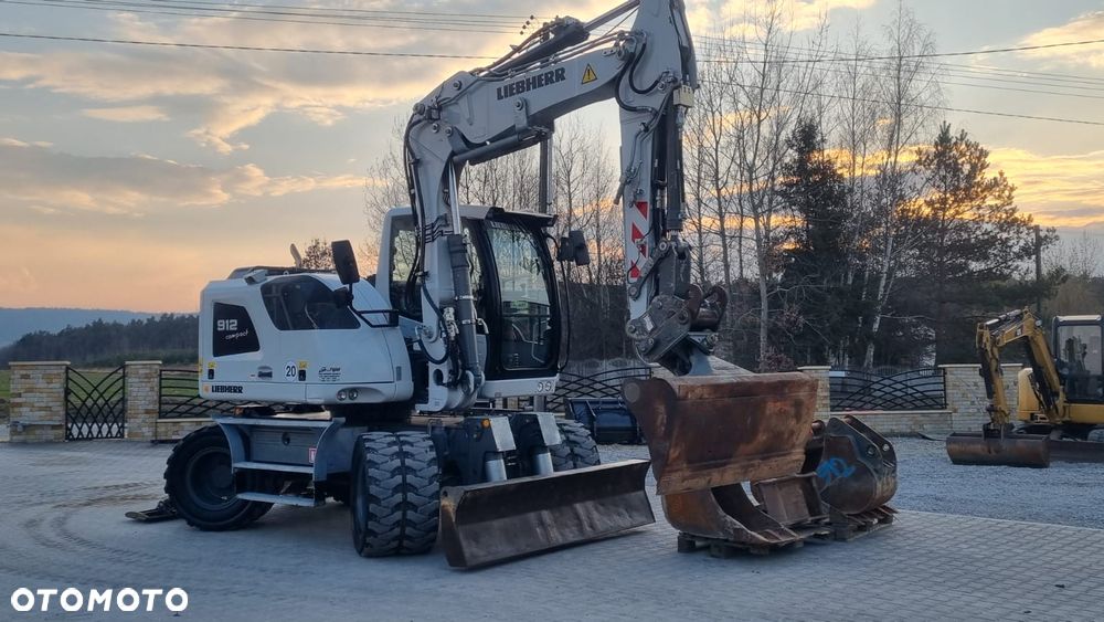 Liebherr A912/ 2017r/ Maszyna sprowadzona/ - 14