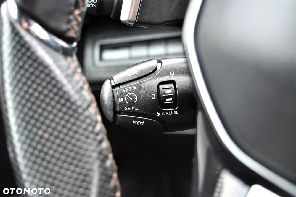 Peugeot 5008 BlueHDI 180 EAT8 GT Pack - 32