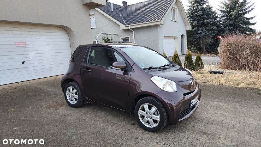 Toyota iQ - 17