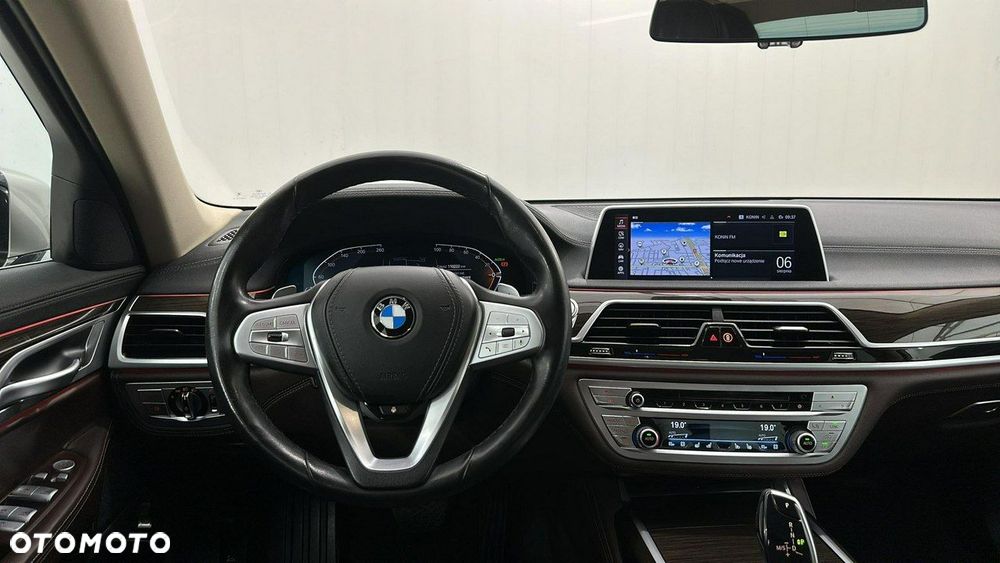 BMW Seria 7 - 10