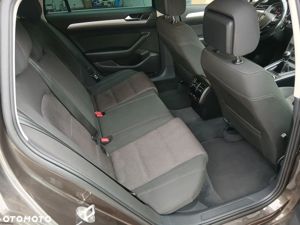 Volkswagen Passat 2.0 TDI (BlueMotion Technology) Comfortline - 15
