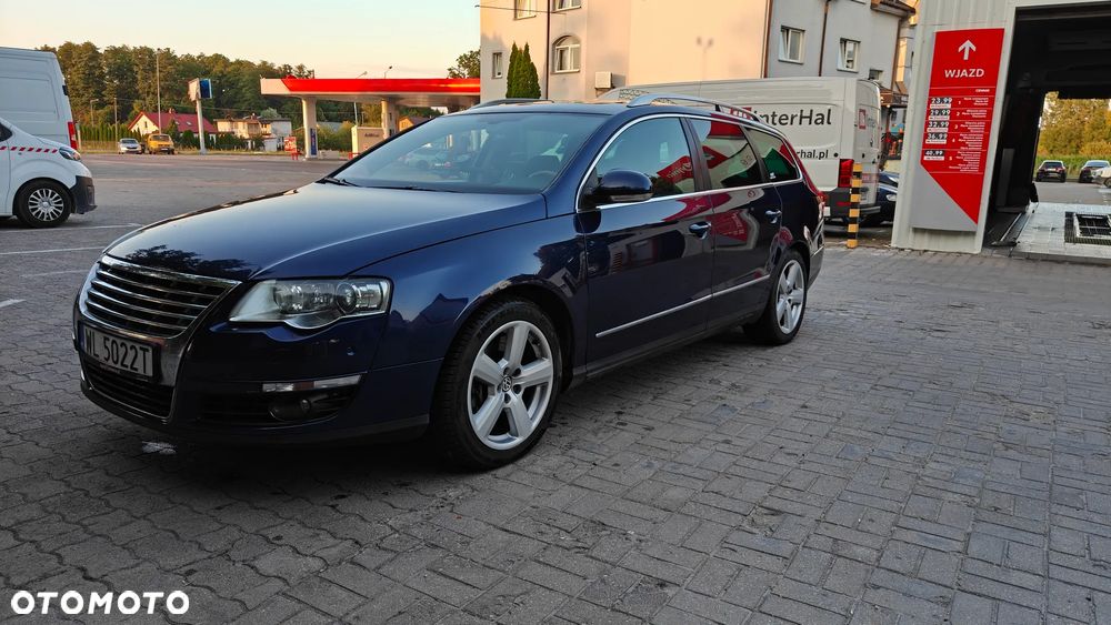 Volkswagen Passat - 1