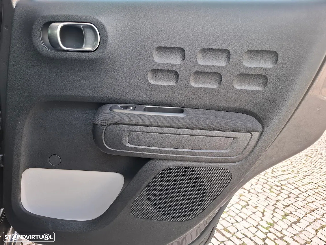 Citroën C3 1.2 PureTech Shine - 36