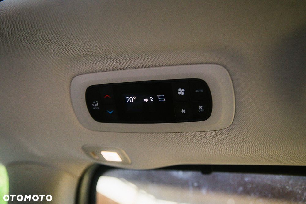 Chrysler Pacifica - 37