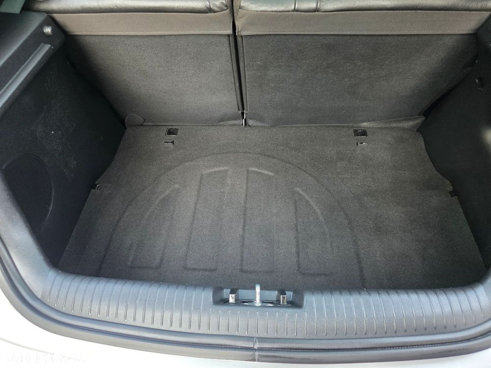 Hyundai Veloster - 26