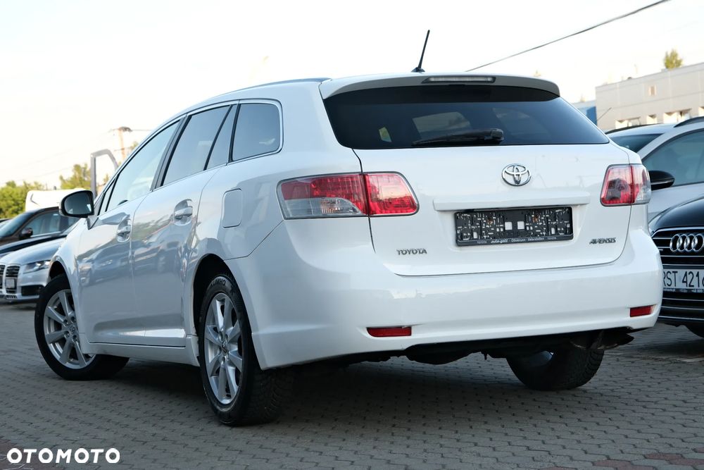 Toyota Avensis 1.8 Luna - 11