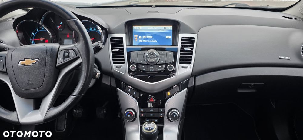 Chevrolet Cruze 1.8 LT+ - 22