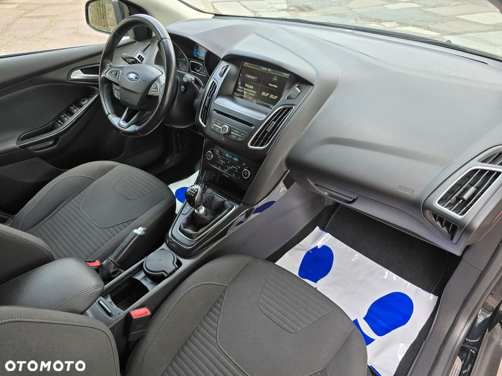 Ford Focus 1.0 EcoBoost STart-Stopp-System TITANIUM - 6