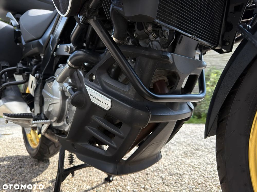 Suzuki V-STROM - 16