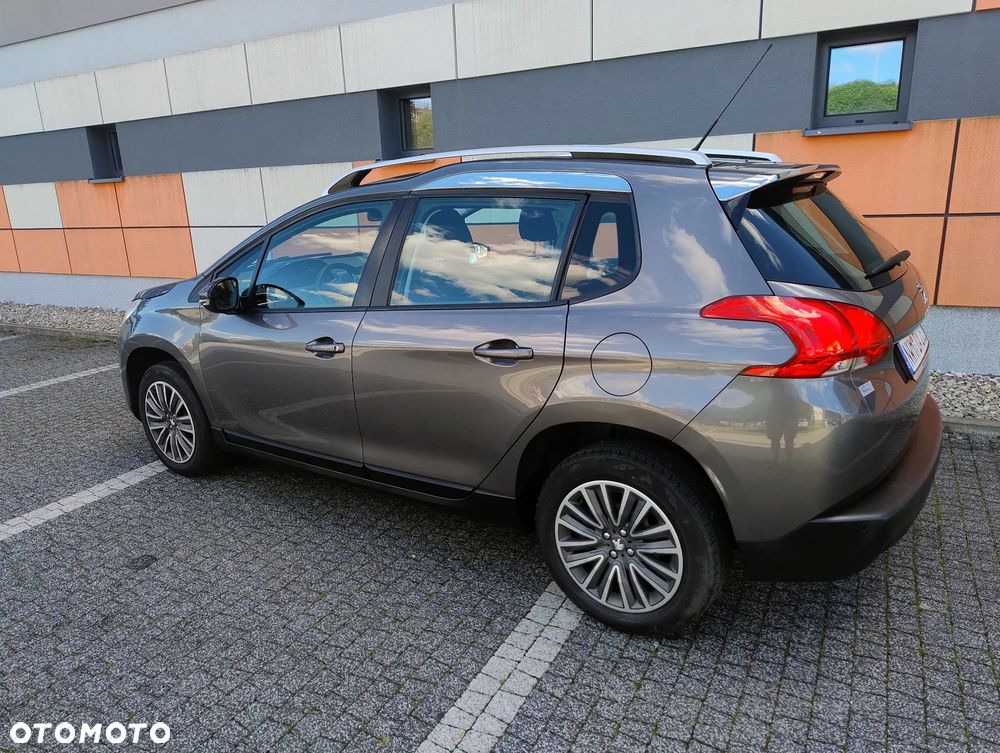 Peugeot 2008 1.2 Pure Tech Allure S&S - 4