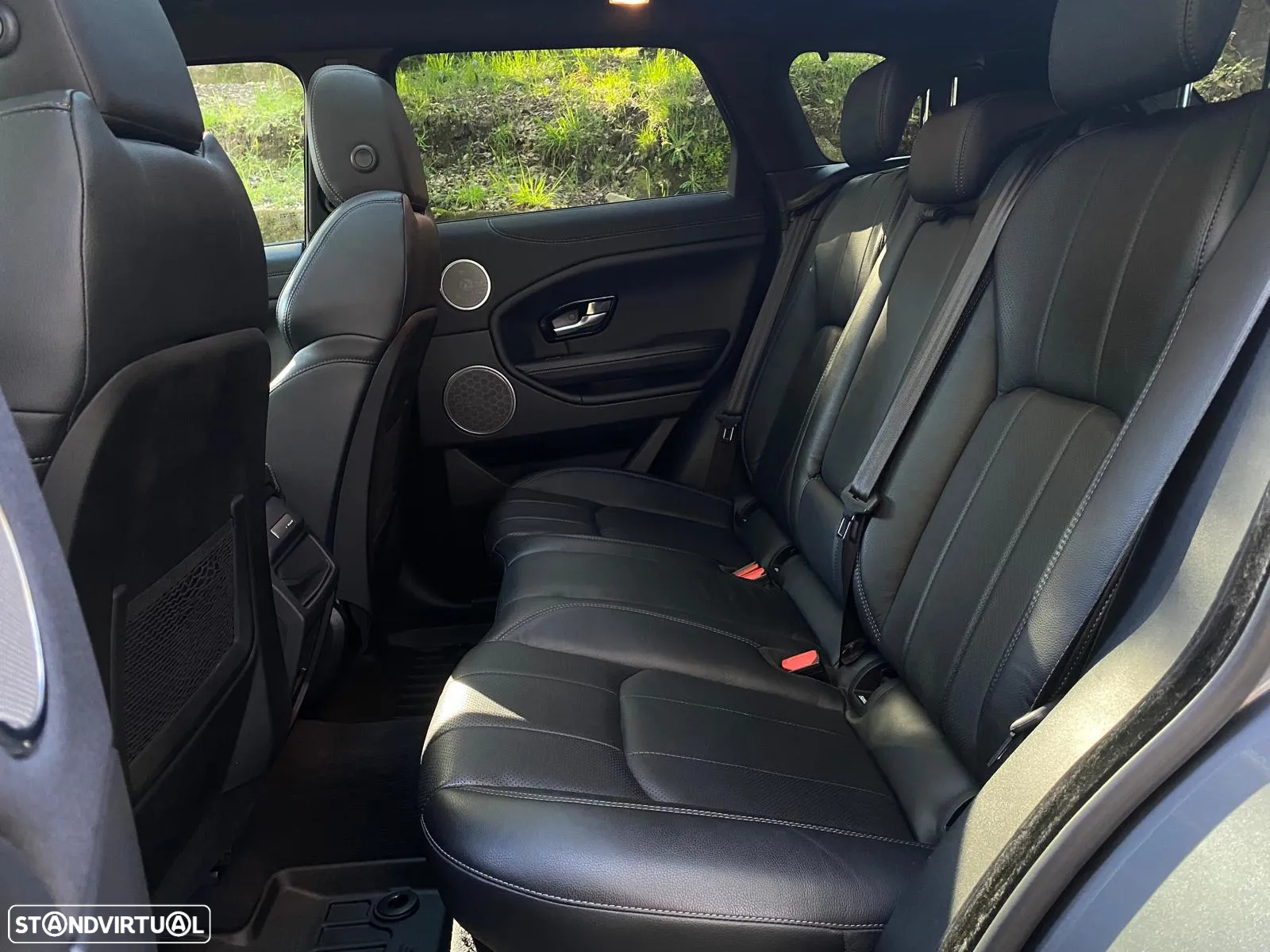 Land Rover Range Rover Evoque 2.0 D180 AWD R-Dynamic HSE Auto - 31