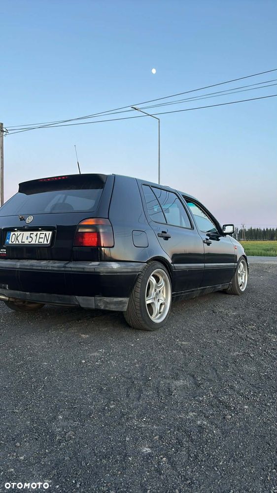 Volkswagen Golf 1.8 GT - 3
