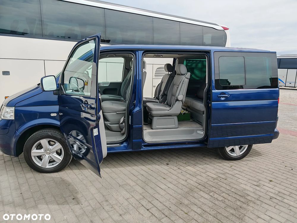 Volkswagen Multivan - 11