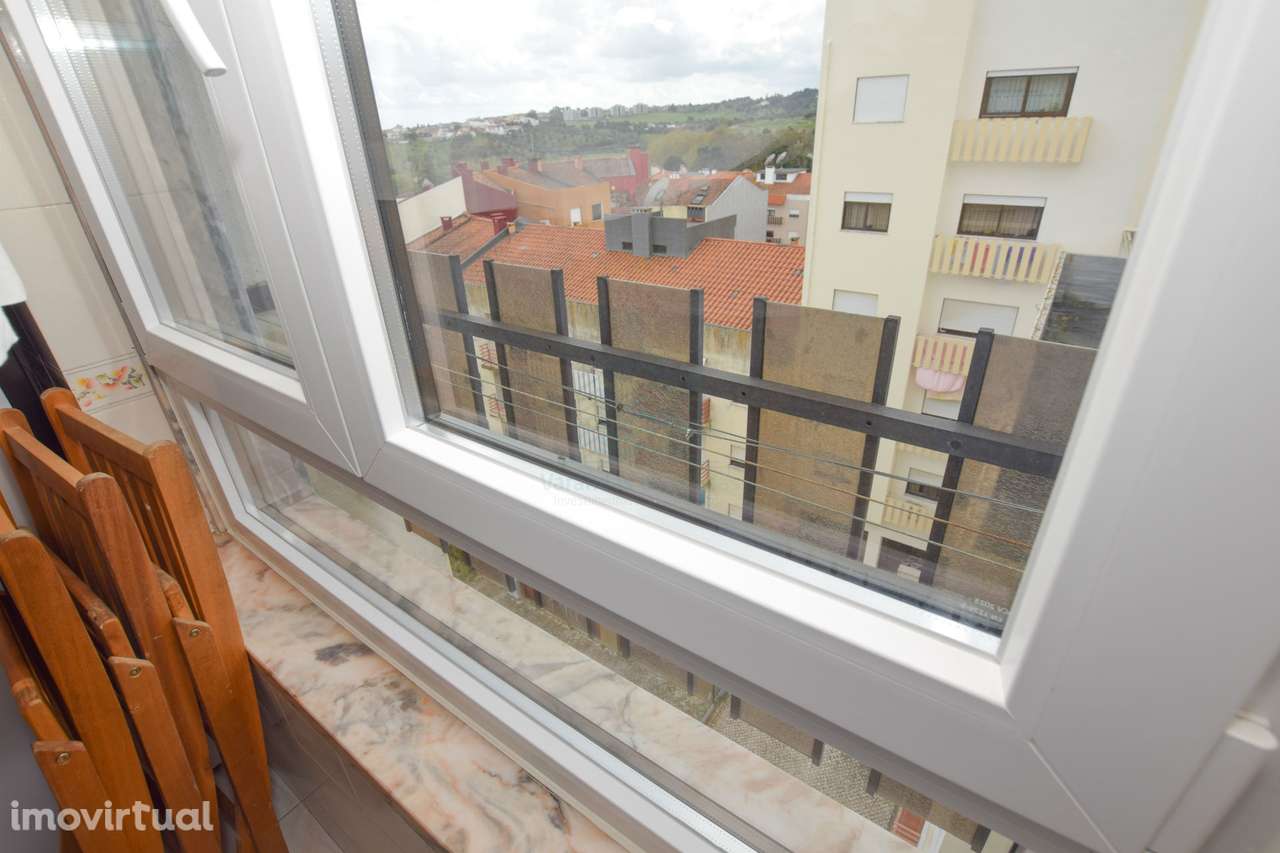 Apartamento T2 mobilado e equipado em Torres Novas - Grande imagem: 3/33