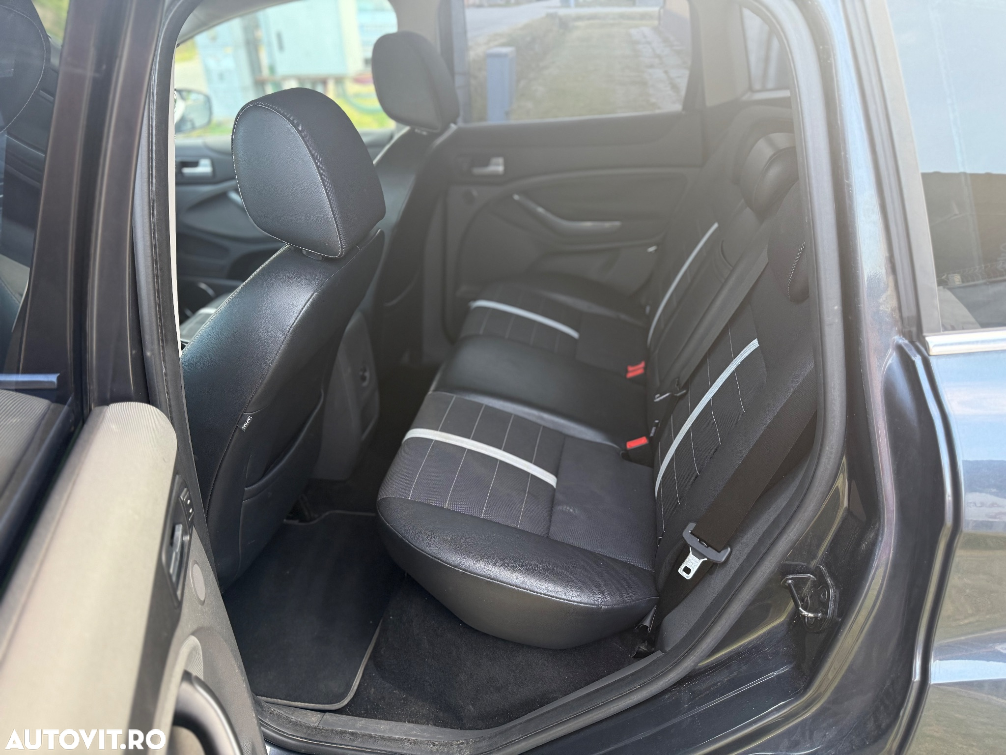 Ford Kuga 2.0 TDCi 4x4 Titanium - 6