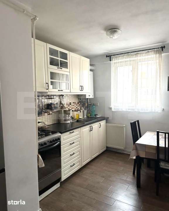 Apartament de vanzare, cu 3 camere, 70 mp, etajul 9 - Astra — fotografia 1