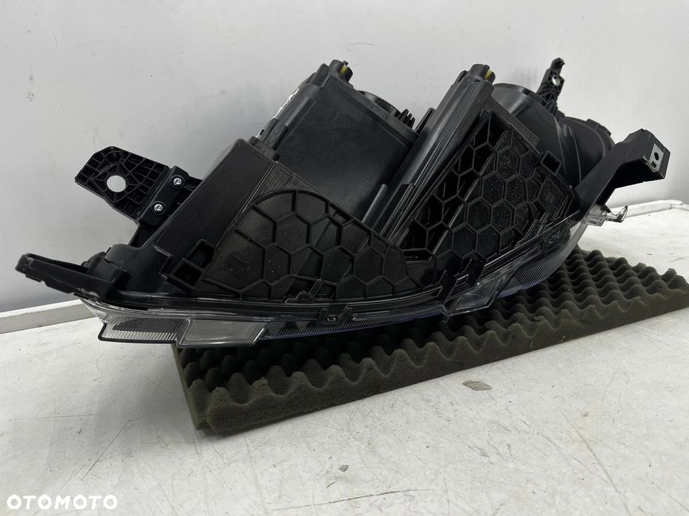 Lampa reflektor Toyota ProAce Expert Jumpy Scudo Ulysse Vivaro C Life 23r.- LIFT EU prawa przednia E - 19
