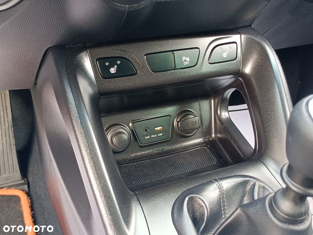 Hyundai ix35 1.7 CRDi 2WD blue Finale Gold - 32