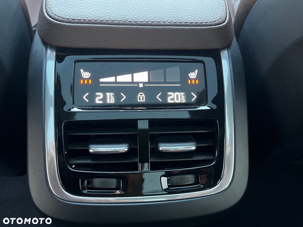 Volvo XC 90 T6 AWD Momentum 7os - 30