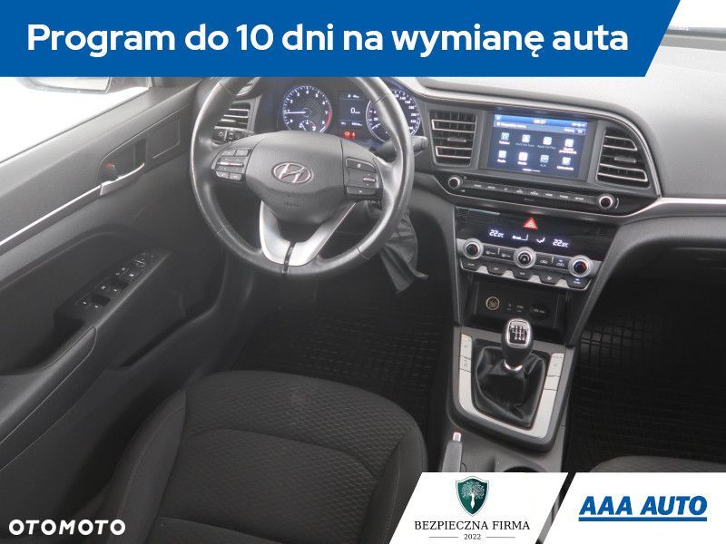Hyundai Elantra - 9