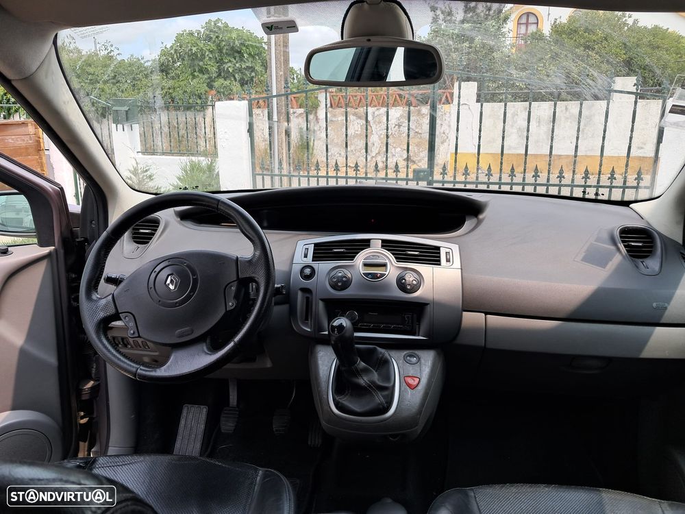 Renault Grand Scénic - 8