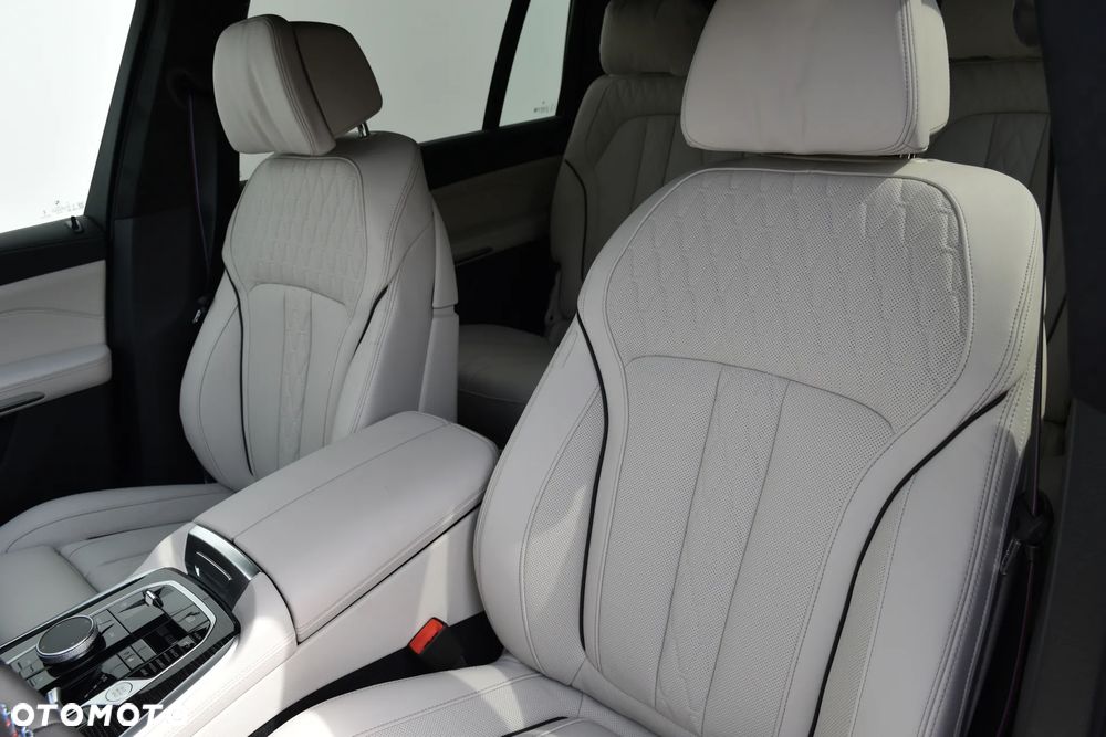 BMW X7 M60i xDrive mHEV sport - 17