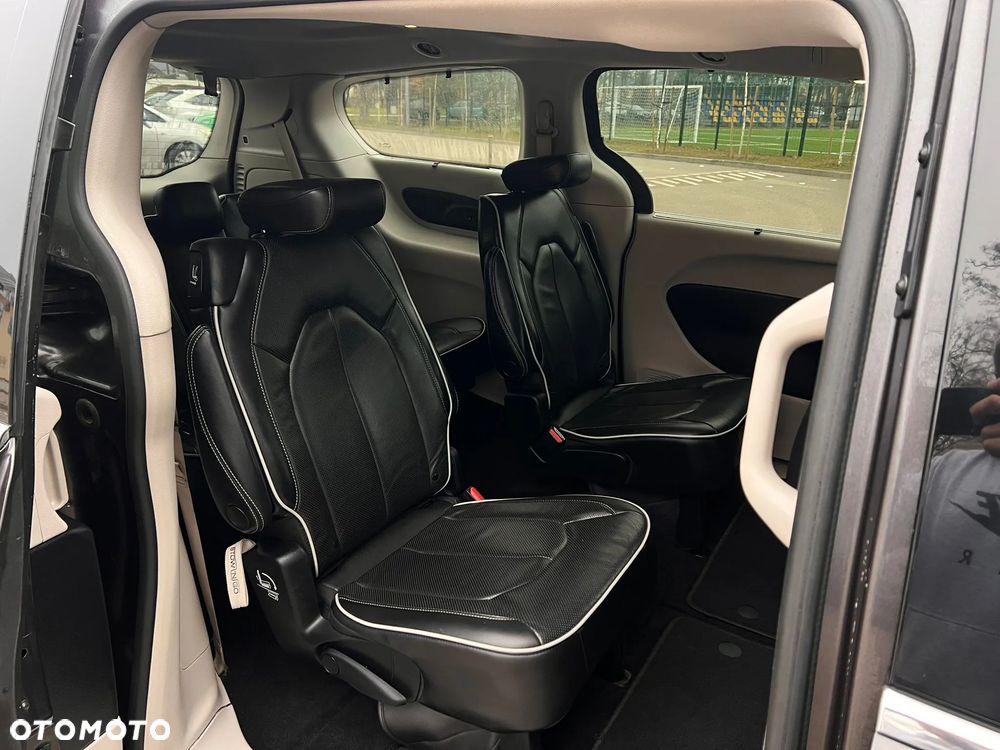 Chrysler Pacifica - 10