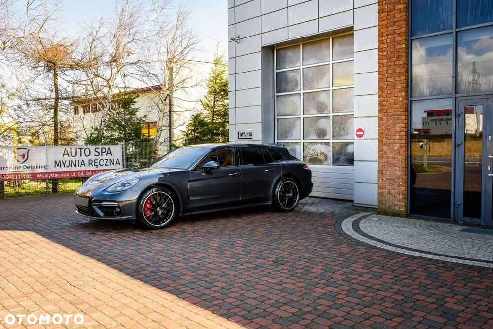 Porsche Panamera Turbo Sport Turismo - 14