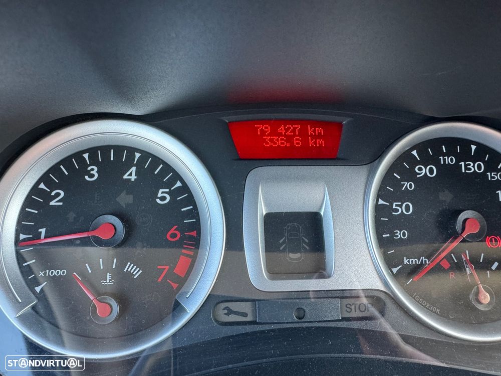 Renault Clio 1.2 16V Confort 130g - 5