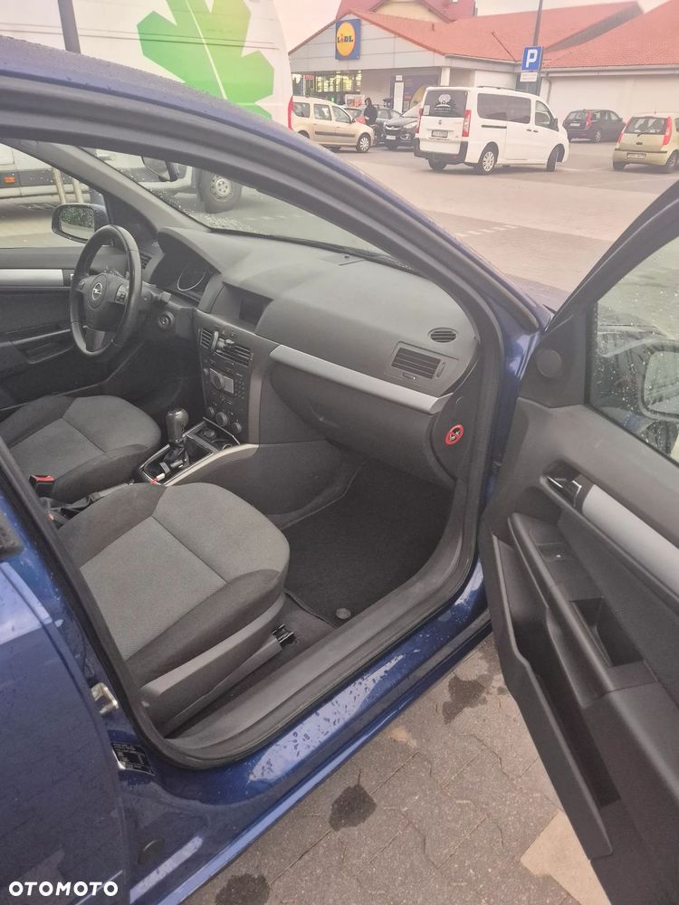 Opel Astra 1.9 CDTI DPF - 14