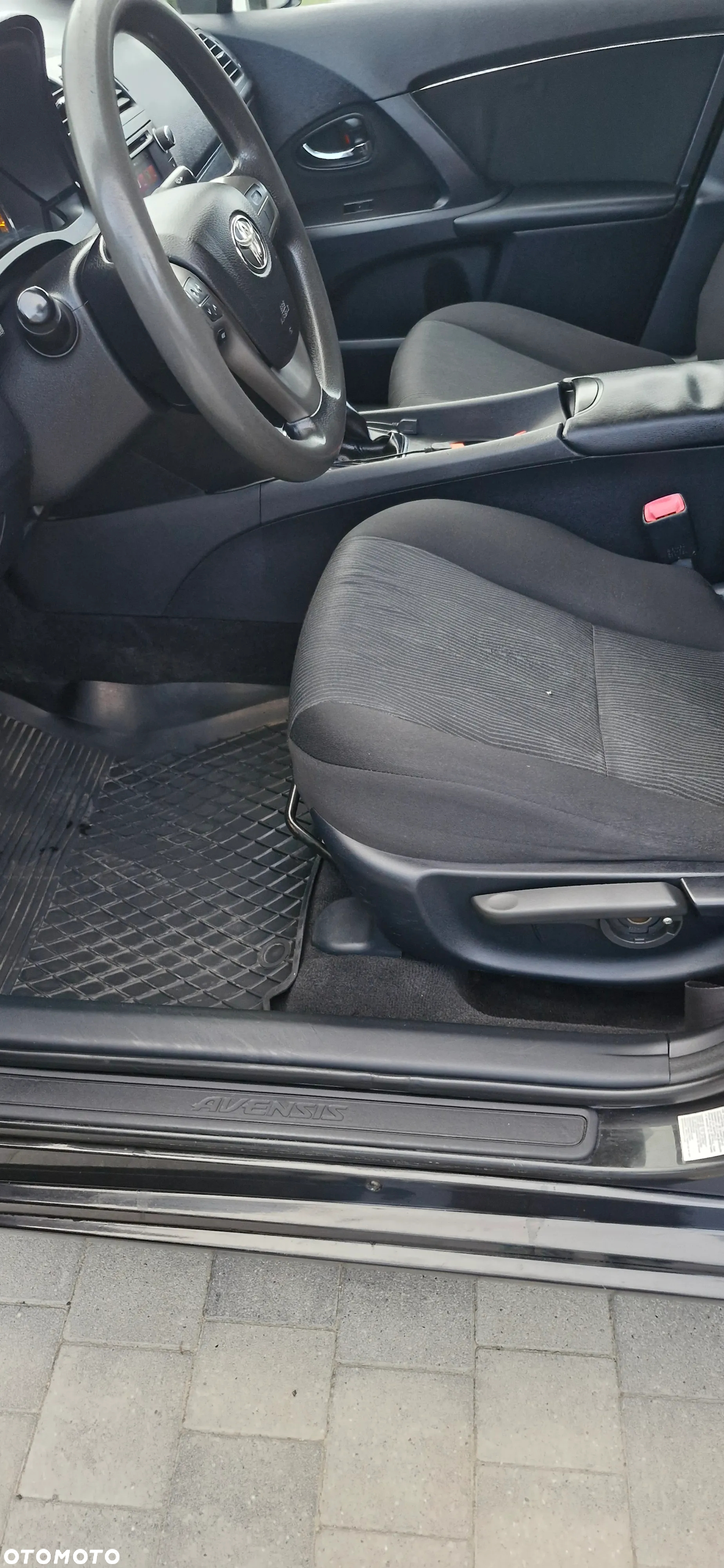 Toyota Avensis - 9
