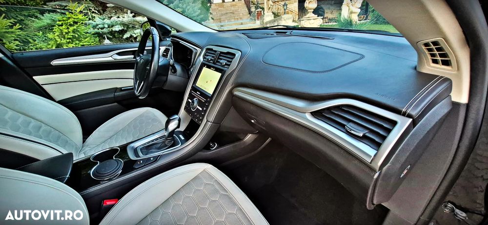 Ford Mondeo 2.0 HEV Vignale - 11
