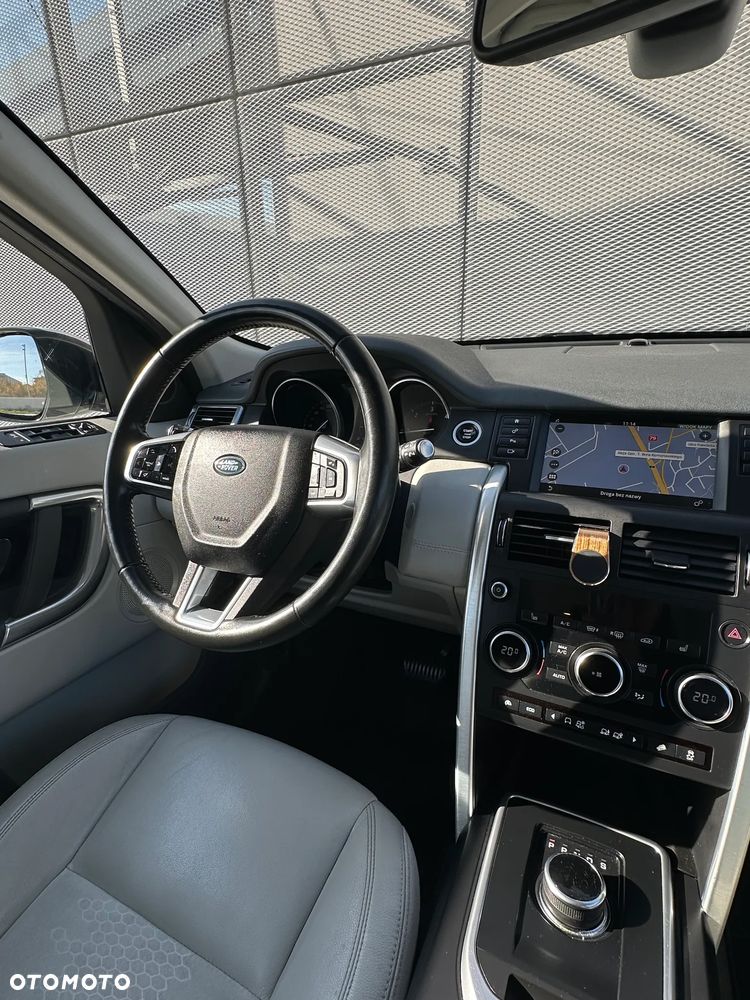 Land Rover Discovery Sport 2017 photo 4