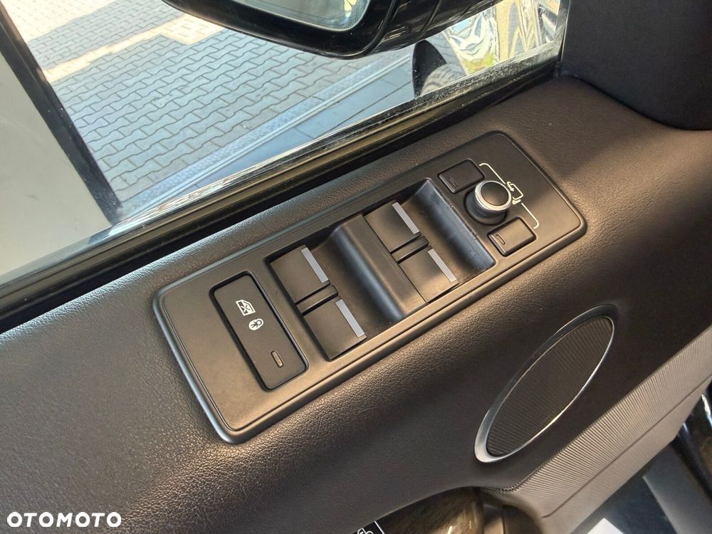 Land Rover Range Rover - 25