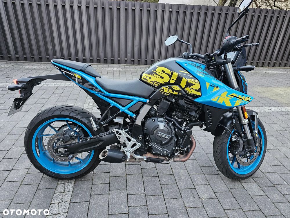 Suzuki GSX - 2