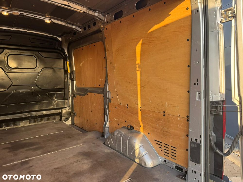Ford Transit - 11