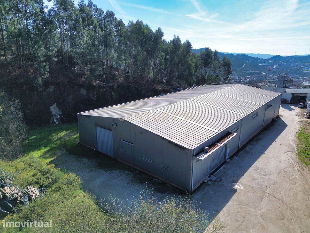Espaço Comercial em Rebordosa (Armazém) - Paredes - 1386m² por 1.100.0 - Grande imagem: 4/34