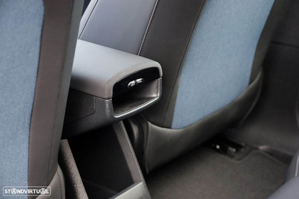 Volvo EX30 69 kWh Single Motor Extended Range Core - 18