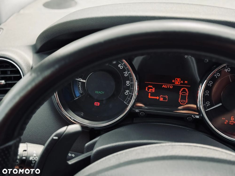 Peugeot 3008 Hybrid4 - 32