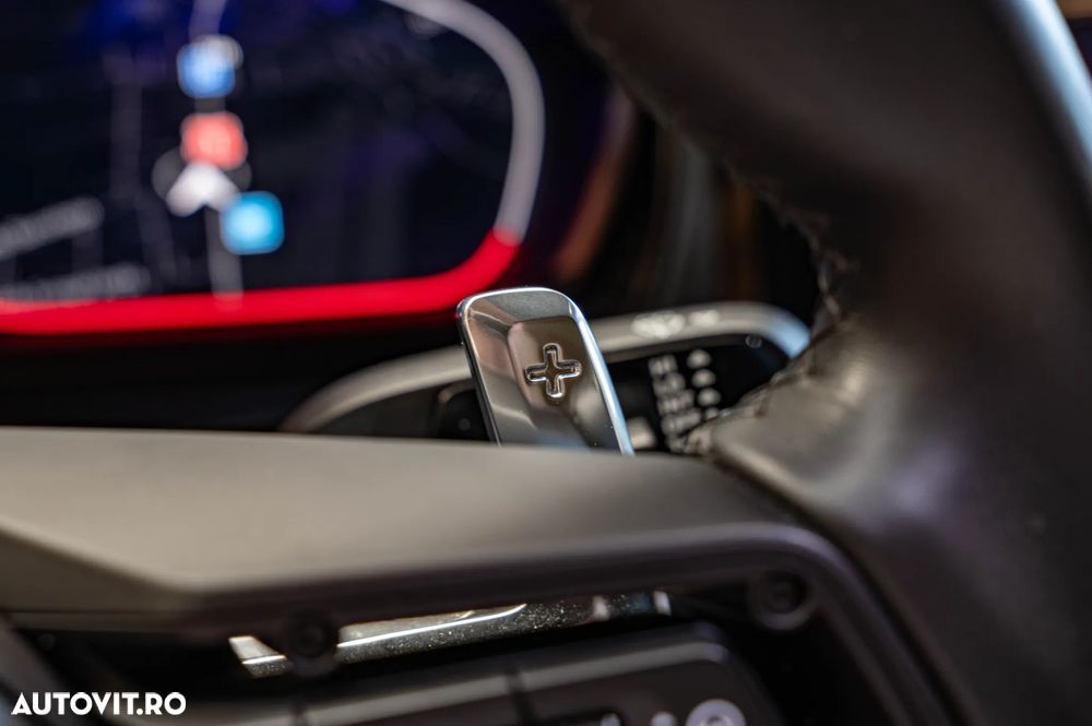 Porsche Panamera 4 E-Hybrid - 24