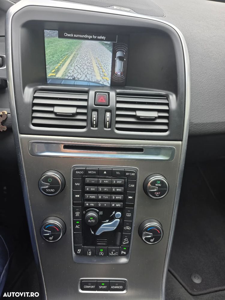 Volvo XC 60 D5 AWD Edition Pro - 11