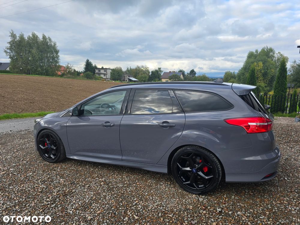 Ford Focus 2.0 EcoBoost ST - 12