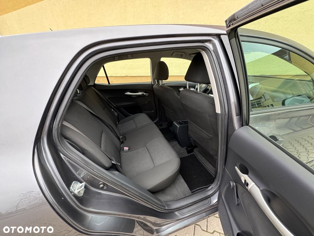 Toyota Auris 1.4 D-4D - 9