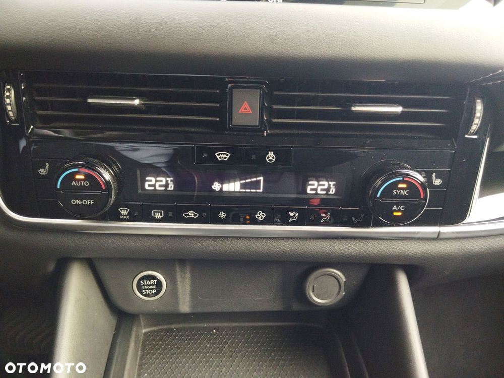 Nissan Qashqai 1.3 DIG-T mHEV N-Connecta Xtronic - 27