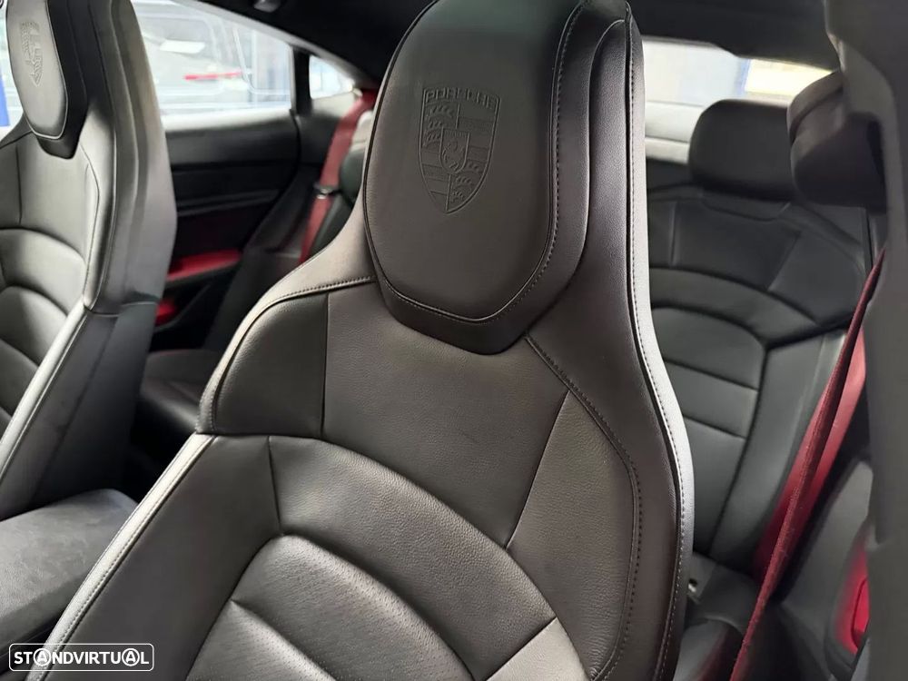 Porsche Taycan 4S - 32