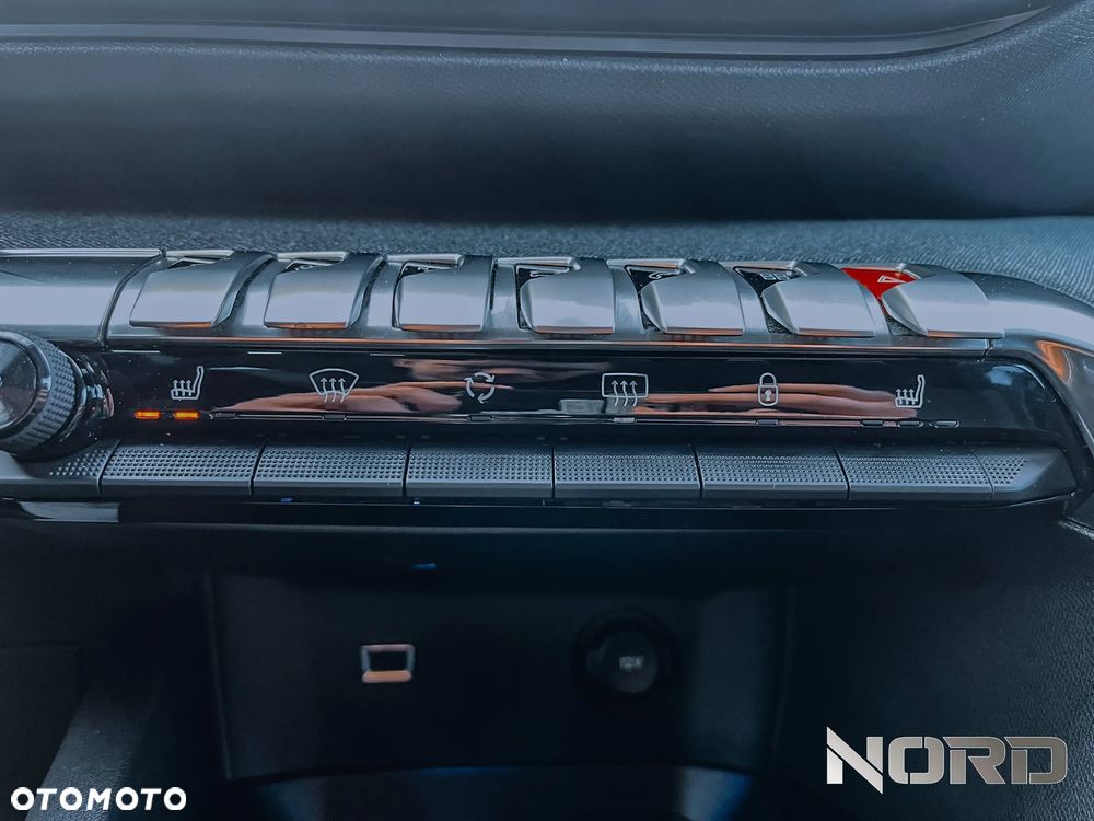 Peugeot 3008 PureTech 130 Stop & Start GPF EAT8 Allure - 34