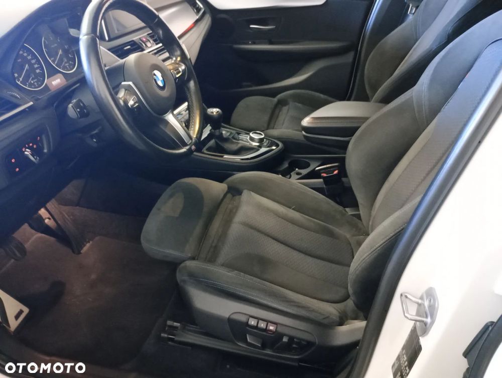 BMW Seria 2 218d - 6