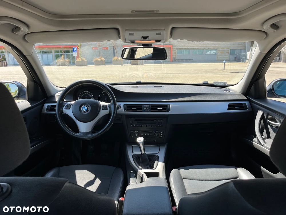 BMW Seria 3 - 12