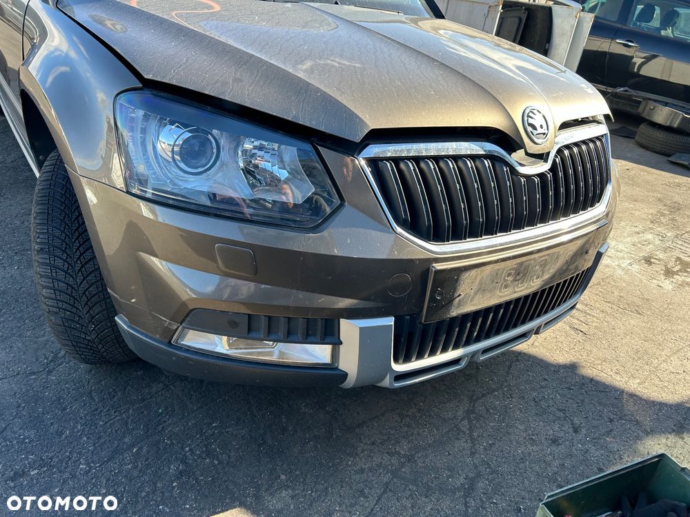 Skoda Yeti Lift maska błotnik prawy lampy xenon  europa pas przedni 2013-2019 Yeti II 5L0 - 1